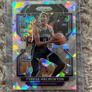 Tyrese Haliburton Panini Prizm Cracked Ice Hologram
